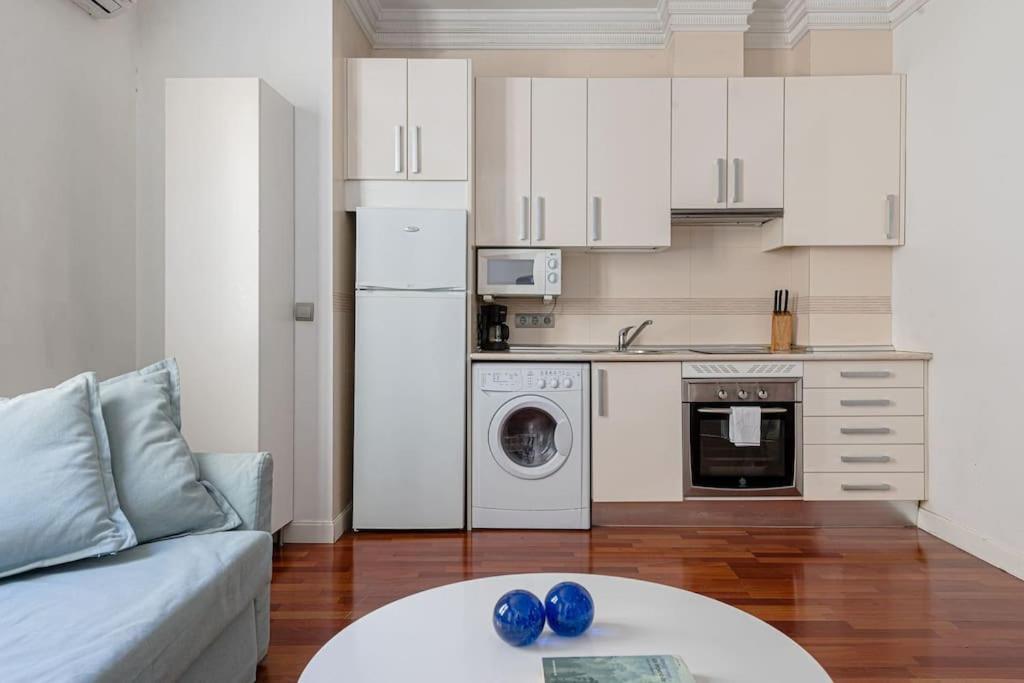 Modern Apartment In Chueca Inf3Iz4 Madrid Bagian luar foto
