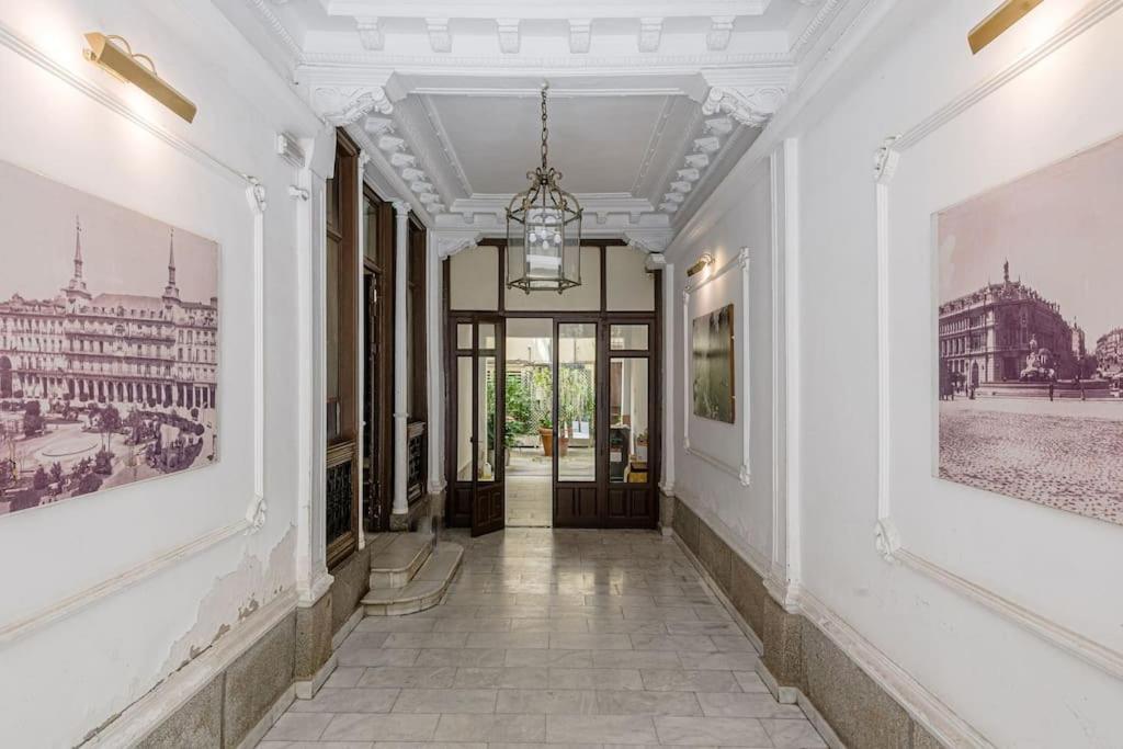 Modern Apartment In Chueca Inf3Iz4 Madrid Bagian luar foto