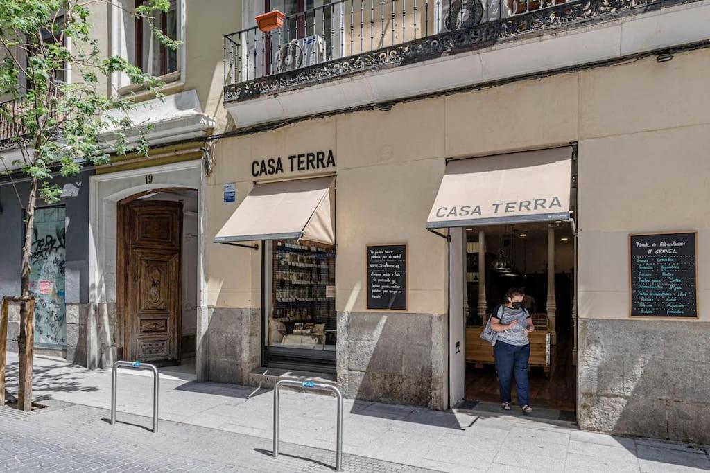 Modern Apartment In Chueca Inf3Iz4 Madrid Bagian luar foto