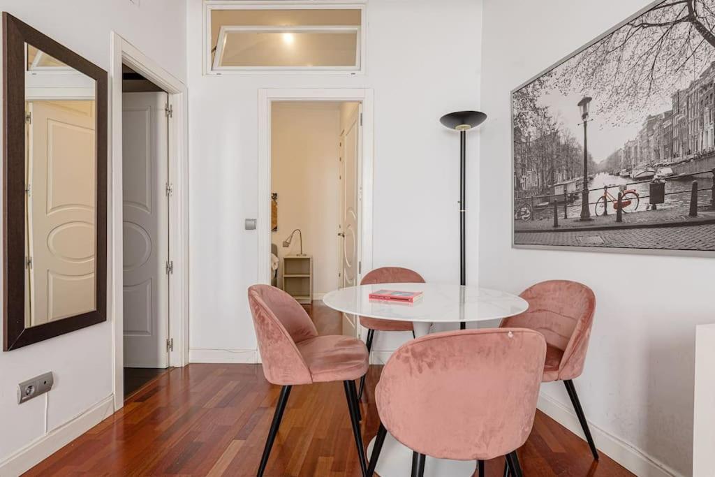 Modern Apartment In Chueca Inf3Iz4 Madrid Bagian luar foto