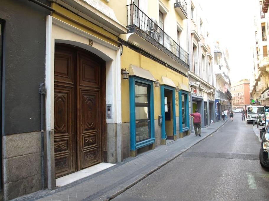 Modern Apartment In Chueca Inf3Iz4 Madrid Bagian luar foto