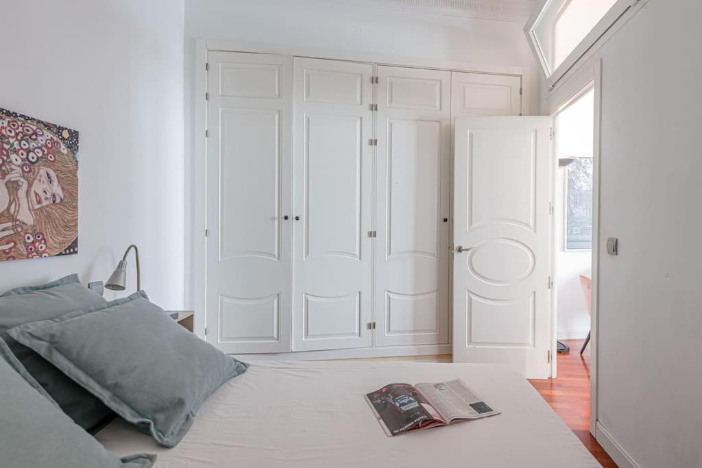 Modern Apartment In Chueca Inf3Iz4 Madrid Bagian luar foto