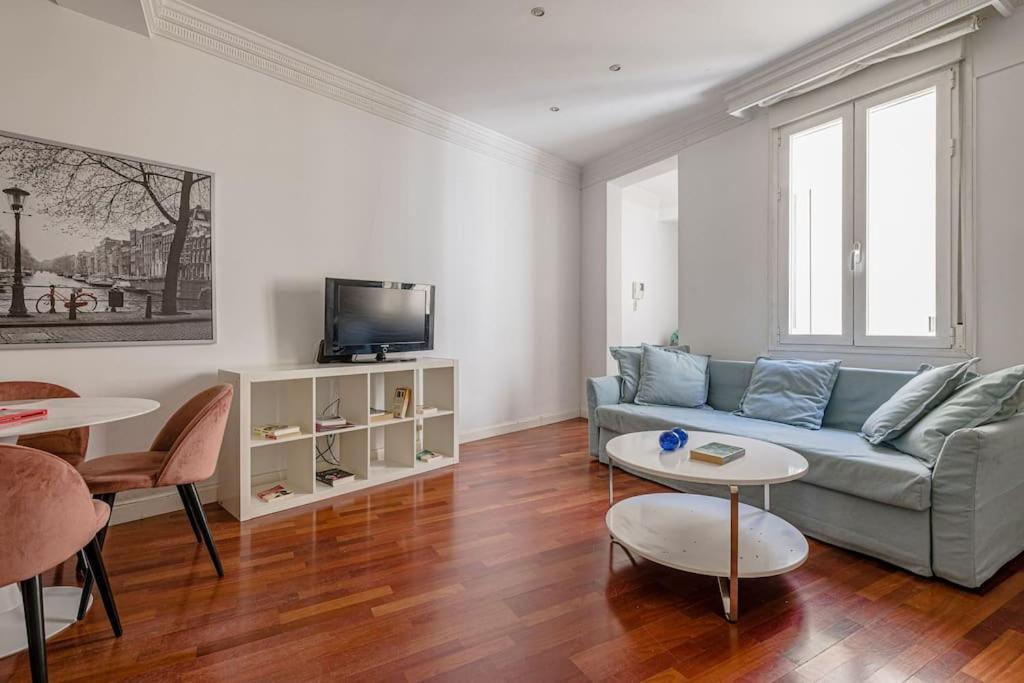 Modern Apartment In Chueca Inf3Iz4 Madrid Bagian luar foto