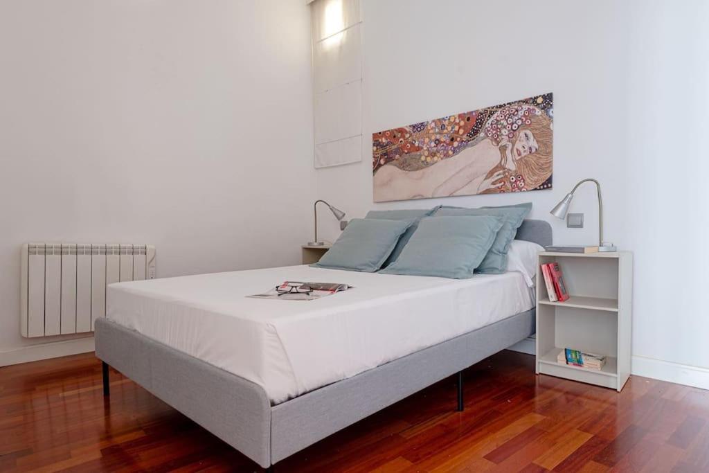 Modern Apartment In Chueca Inf3Iz4 Madrid Bagian luar foto