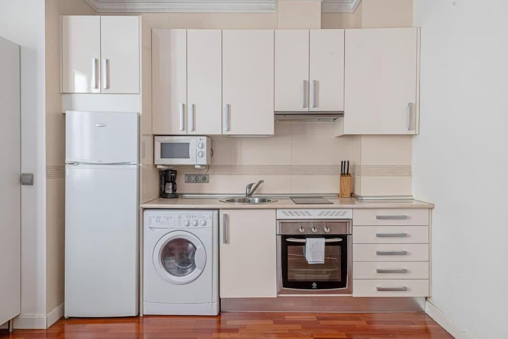 Modern Apartment In Chueca Inf3Iz4 Madrid Bagian luar foto